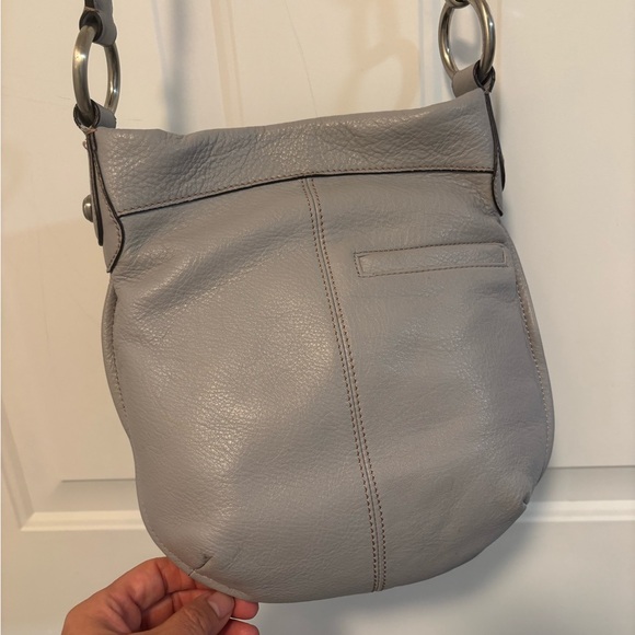 B.Makowsky Leather Crossbody bag (Light-Gray Pebbled) EUC ❤️ - Picture 4 of 7